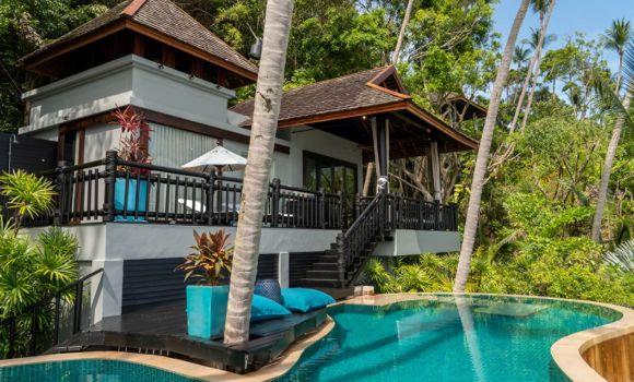 Beach Villa with Pool