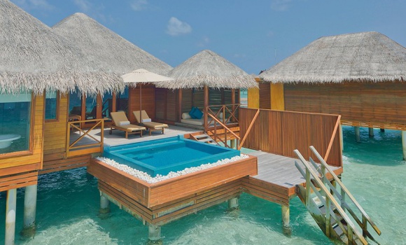 Lagoon Bungalow with Pool