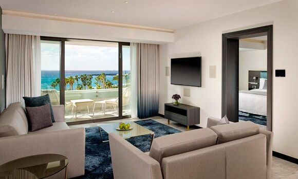Lifestyle Suite Sea View with Private Pool Sea View (Adults Only) king bed