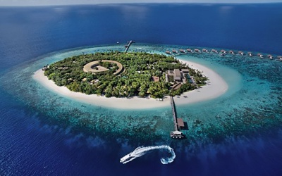 Travel to the Equator.
Park Hyatt Maldives Hadahaa 5*