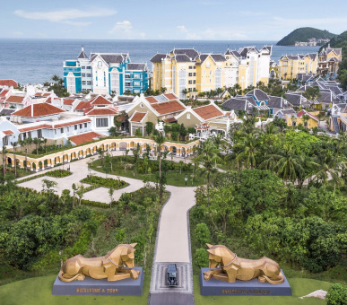 Фото JW Marriott Phu Quoc Emerald Bay Resort 22