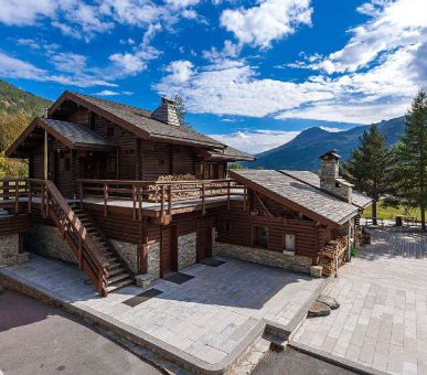 The Canadian luxury chalet