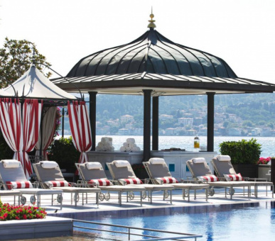 Фото Four Seasons Hotel Istanbul at Bosphorus 32