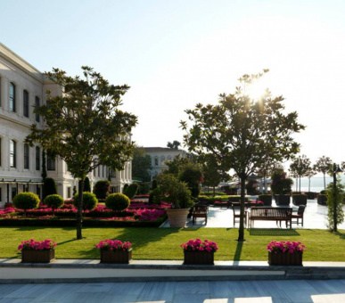 Фото Four Seasons Hotel Istanbul at Bosphorus 10