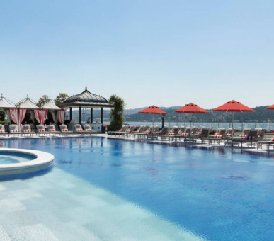 Фото Four Seasons Hotel Istanbul at Bosphorus 6