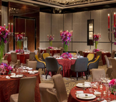 Фото Four Seasons Hotel Shanghai Pudong (Китай, Шанхай) 21